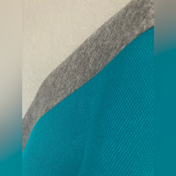 Adidas ZNE CREW NECK SHIRT Women Small EUC S gray & blue SS REC run gym yoga tee - Picture 4 of 10